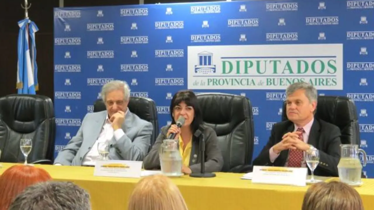 Domingo Jorge Coll&iacute;a, presidente de Cosapro; Mar&iacute;a Isabel Reinoso, presidenta del CFPBA y Marcelo Honores, secretario general de la Defensor&iacute;a del Pueblo de la Provincia de Buenos Aires.