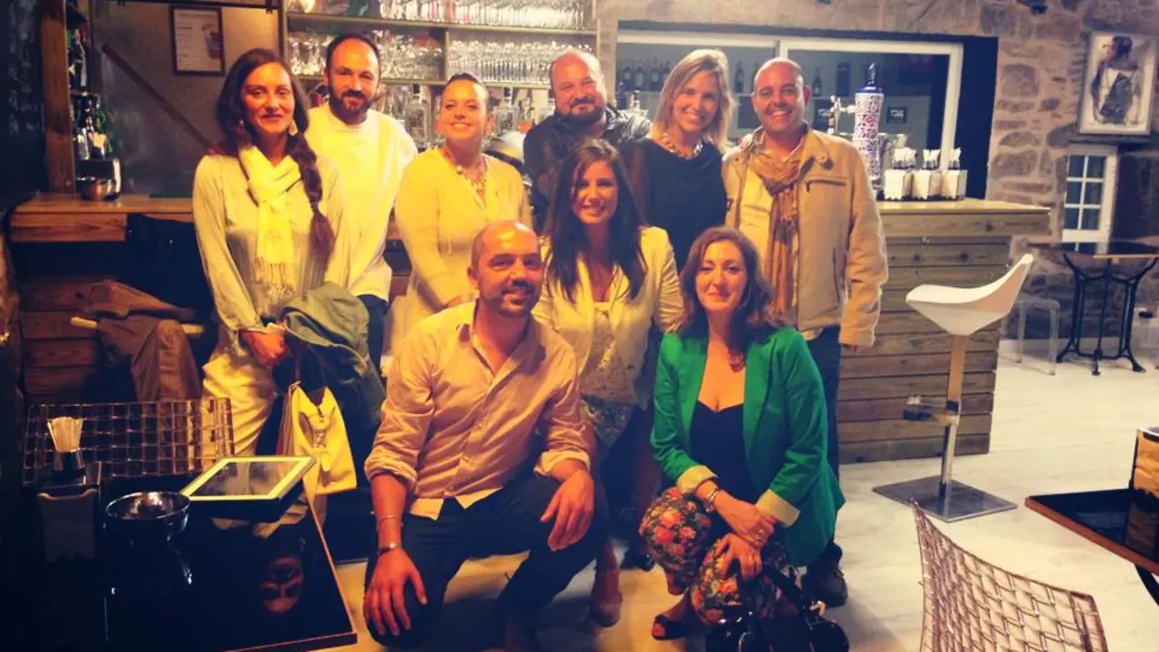 Foto del grupo III Social Food In en el Restaurante Calder&oacute;n, en Santiago.