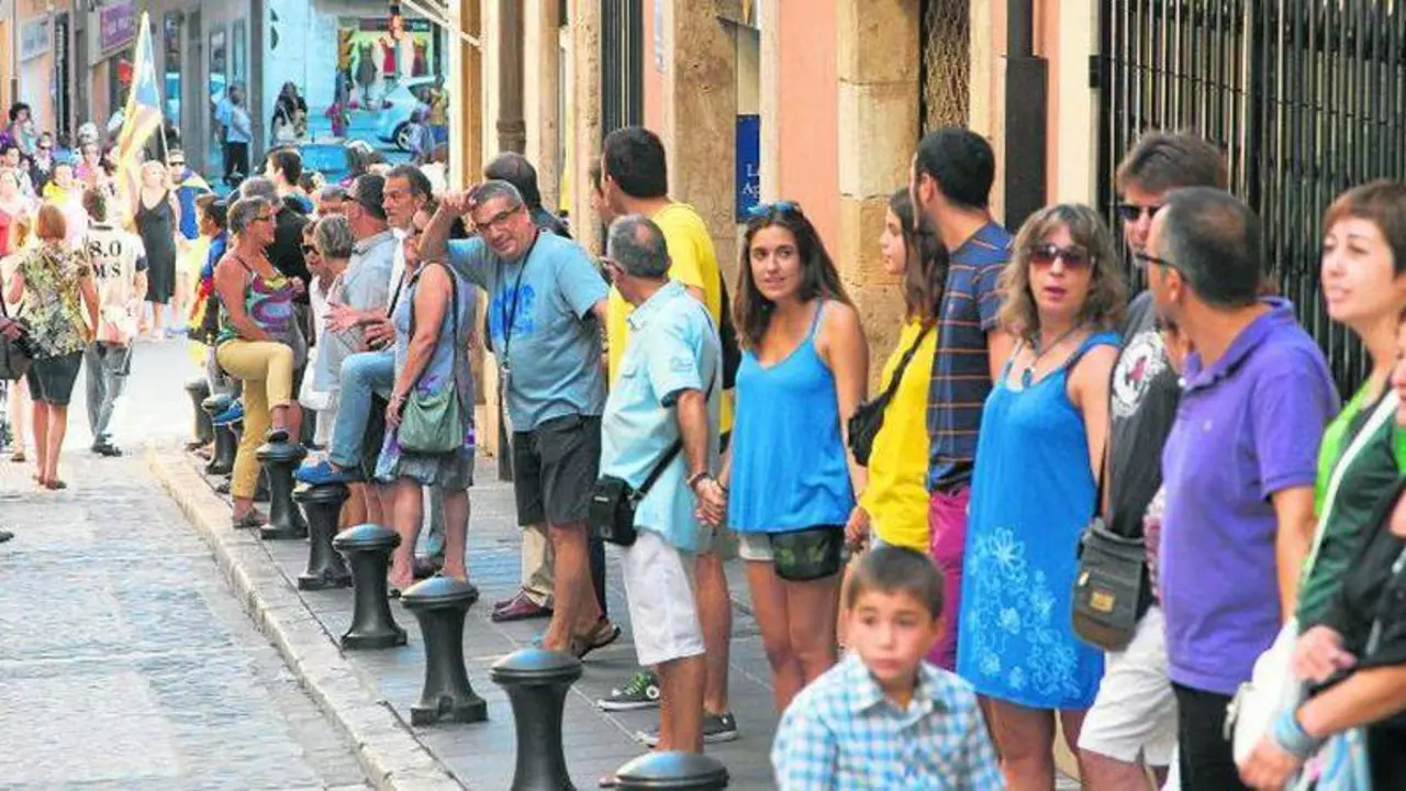 Cadena de la Diada en Catalu&ntilde;a.