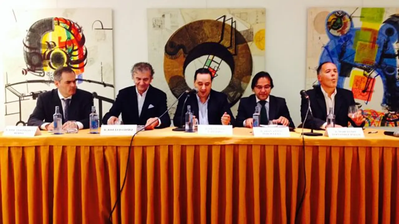 Pena Beiroa, Jos&eacute; Luis G&oacute;mez, Fran Espi&ntilde;eira, P&eacute;rez Lema y Fern&aacute;ndez Mallo, en el Club Financiero / Xurxo Lobato.