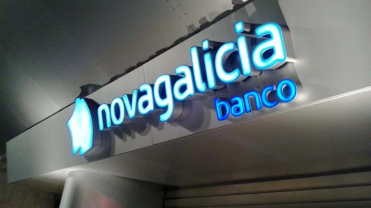 R&oacute;tulo de Novagalicia Banco.