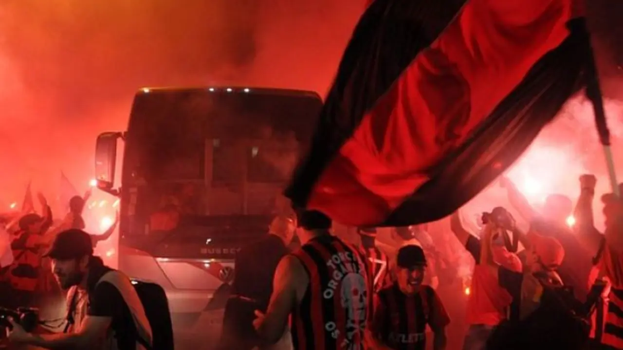 Seguidores del Atl&eacute;tico Panarense.