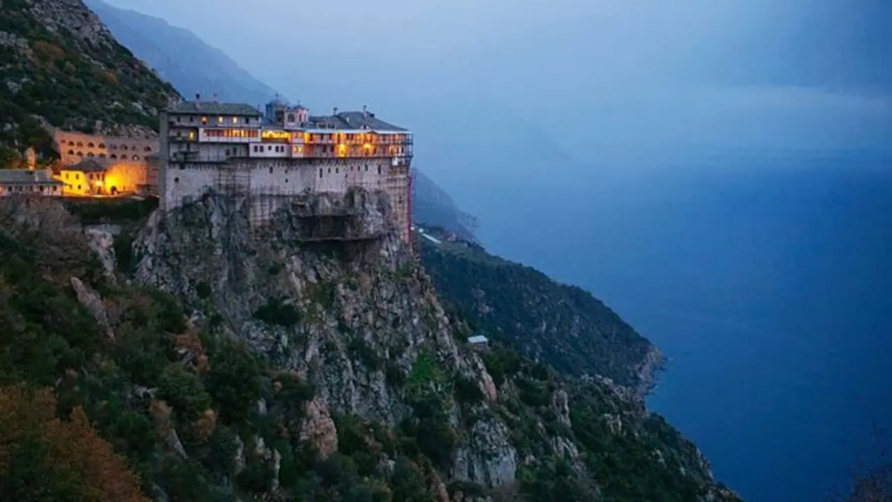 Monasterio de Simonopetra - Monte Athos (Grecia). / www.traveler.es