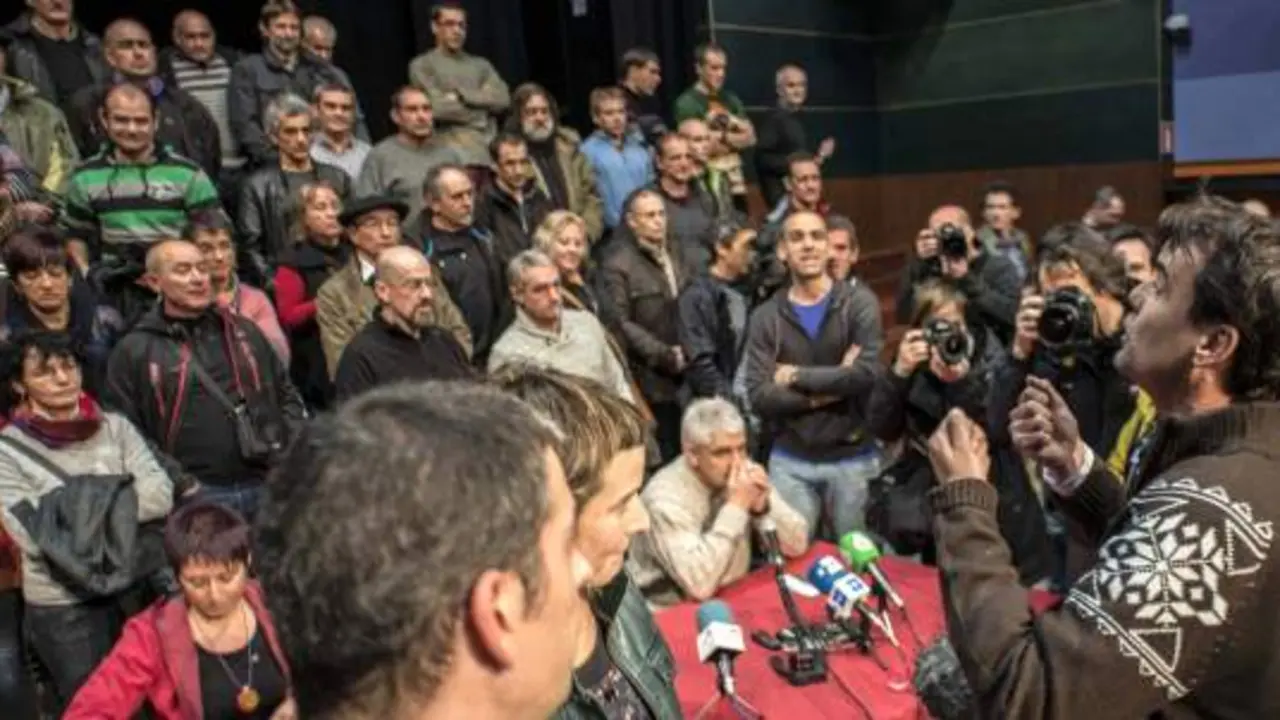 Cake, dirigi&eacute;ndose a los etarras liberados por la doctrina Parot.