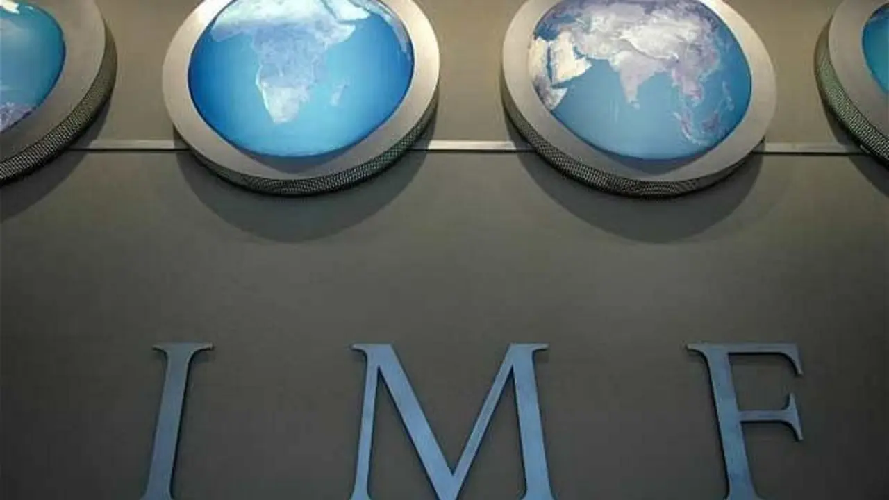 Menos sueldos y m&aacute;s impuestos, receta del FMI para Espa&ntilde;a.