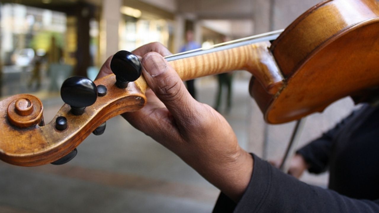 El violinista Clarice Karter. / Flickr 