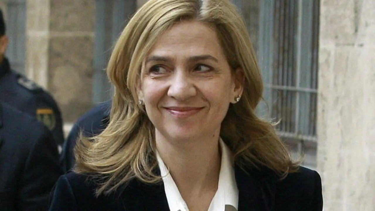 La infanta, camino del juzgado.