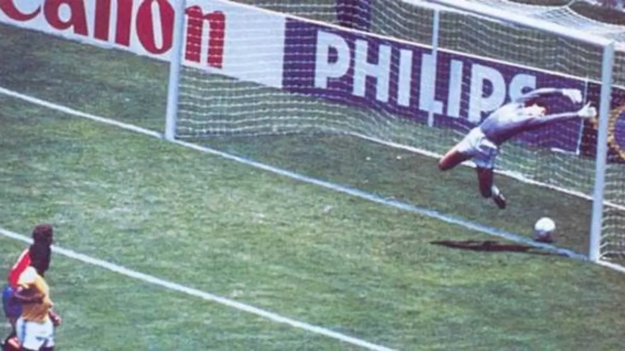 El "gol fantasma" de Michel, en M&eacute;xico'86.