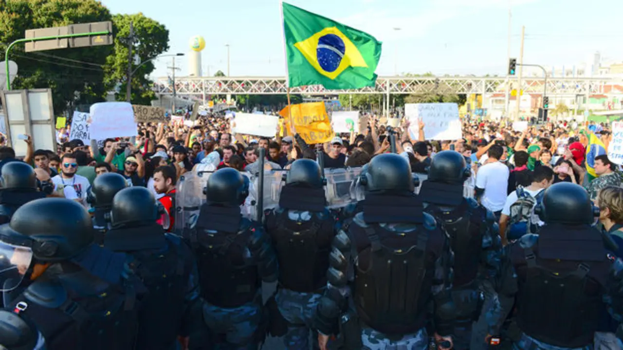 Polic&iacute;a brasile&ntilde;a en Maracan&aacute;