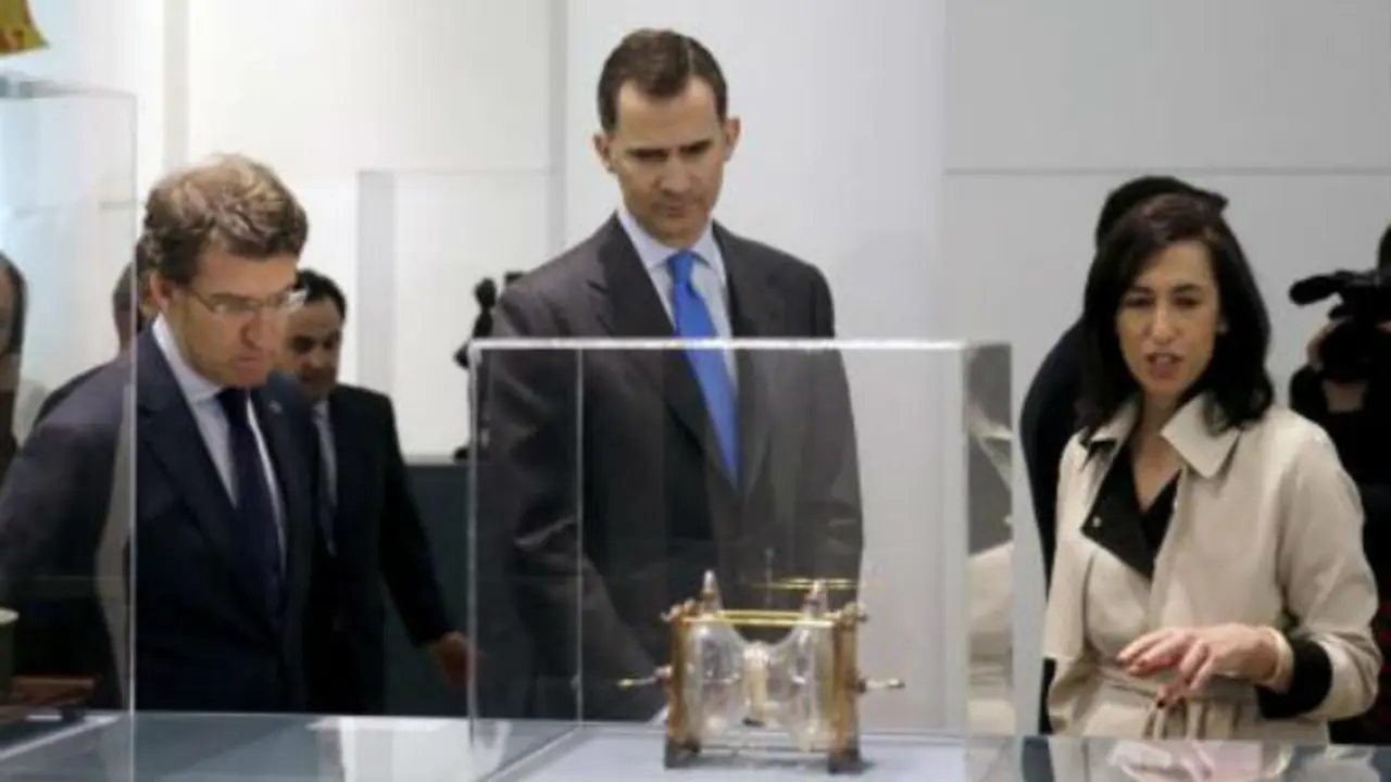 El pr&iacute;ncipe Felipe durante la visita al Museo Centro Gai&aacute;s