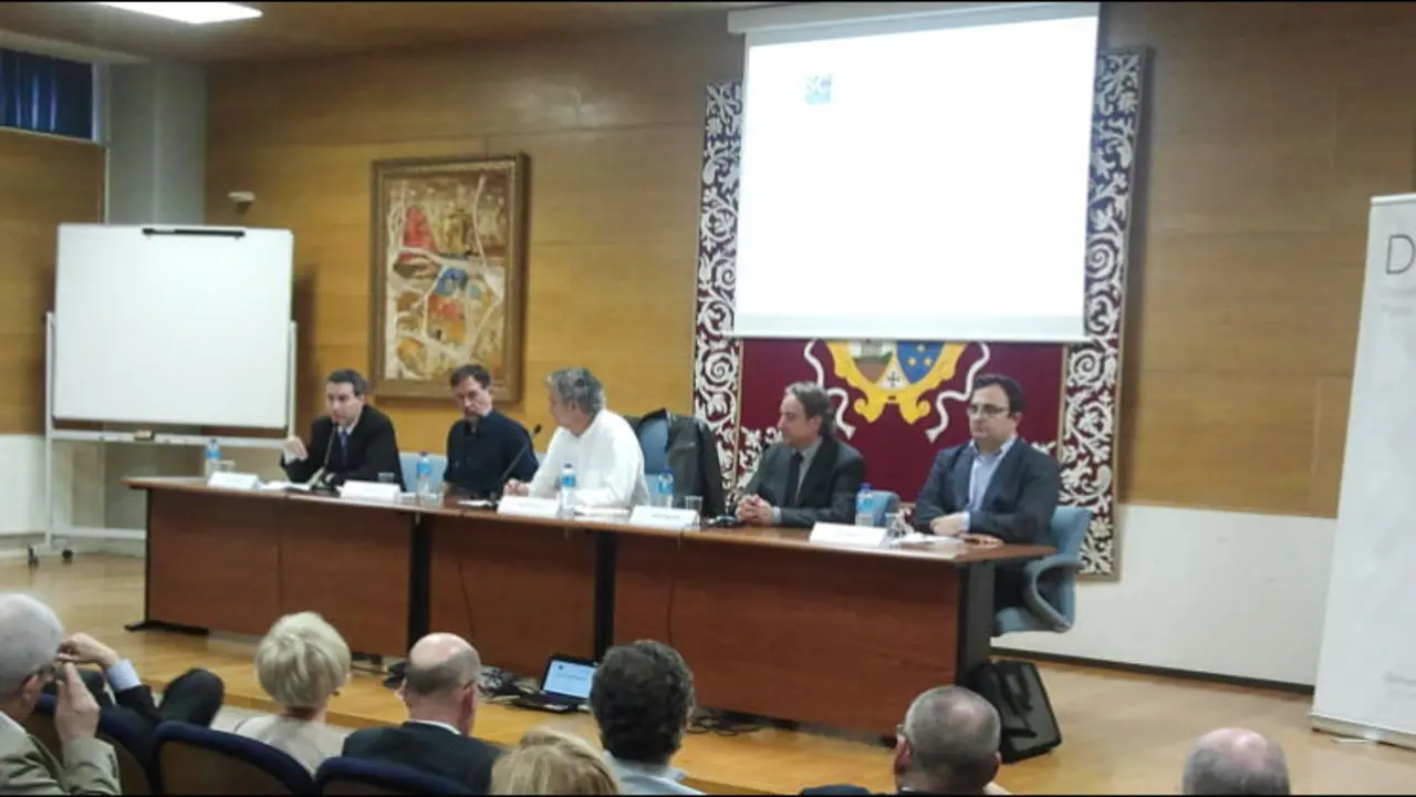 Eduard Torrent, Suso de Toro, Jos&eacute; Luis G&oacute;mez, Juanjo Puigcorb&eacute; y Anxo Luxilde. / Mundiario 
