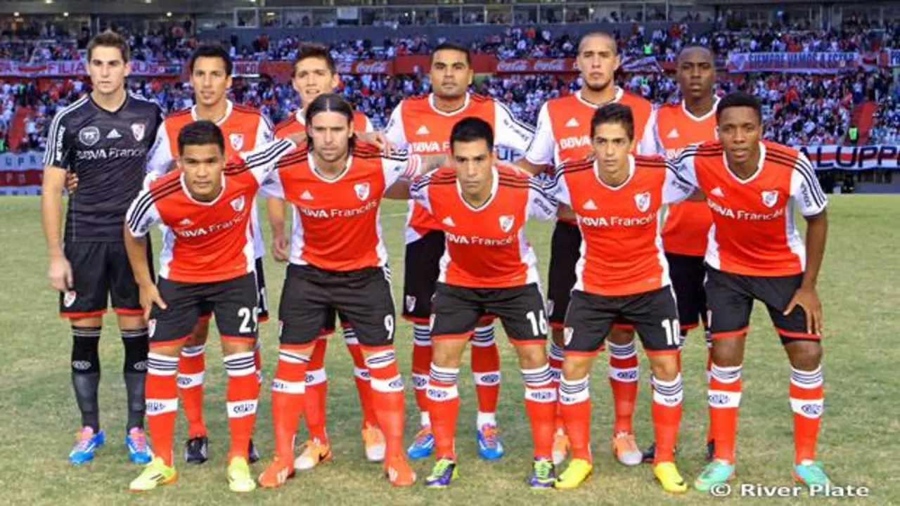 Los once del River ante V&eacute;lez
