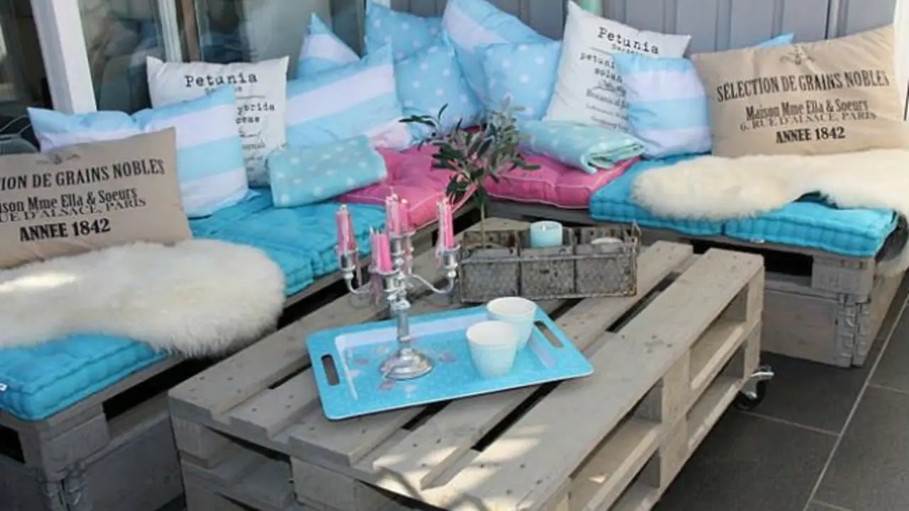 Palets como elemento decorativo chic.