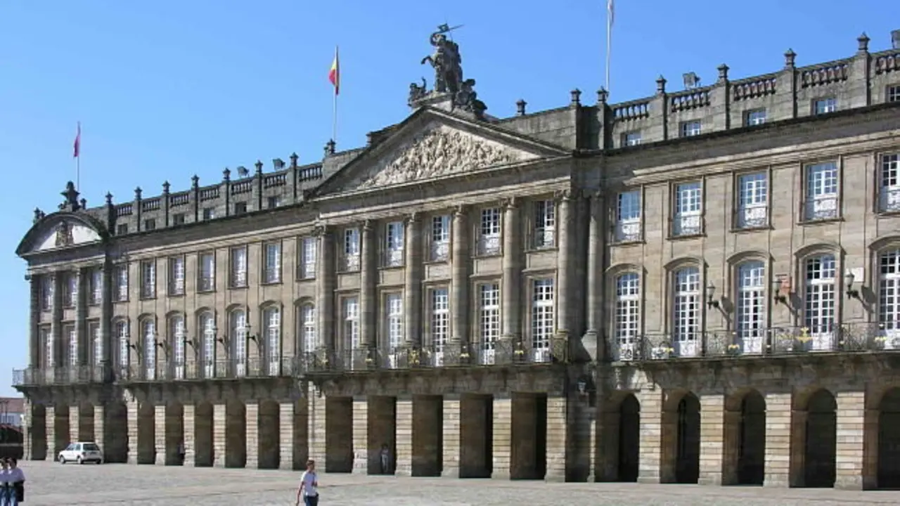 Pazo de Raxoi, sede del Ayuntamiento de Santiago de Compostela. / Wikipedia