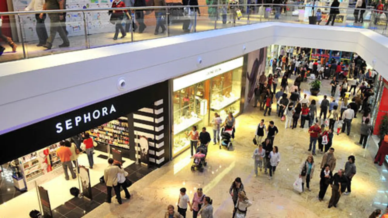 Un centro comercial.