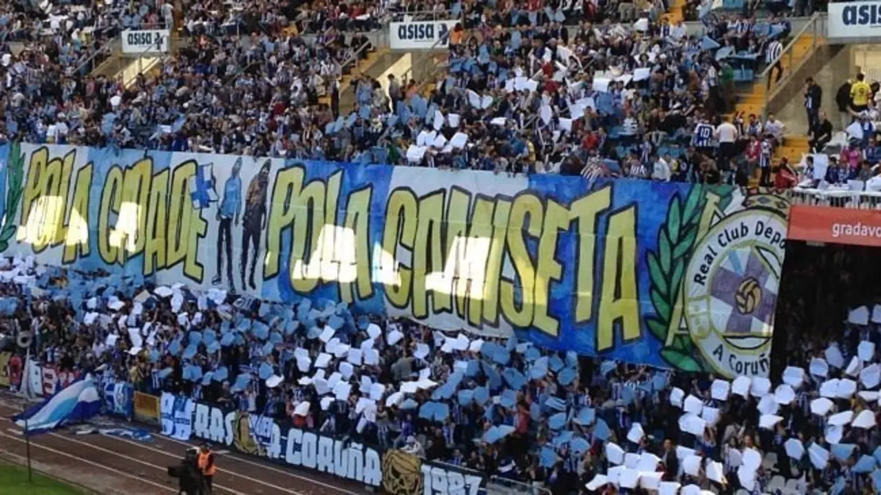 Lo mejor del Deportivo, su afici&oacute;n.