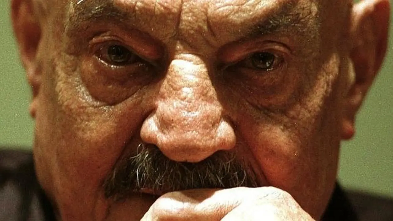 Jos&eacute; Hierro.