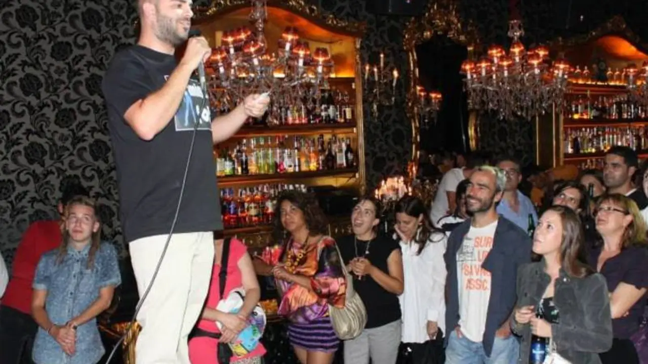 Sergio Jorge en la presentaci&oacute;n del libro Mis amigas follan.