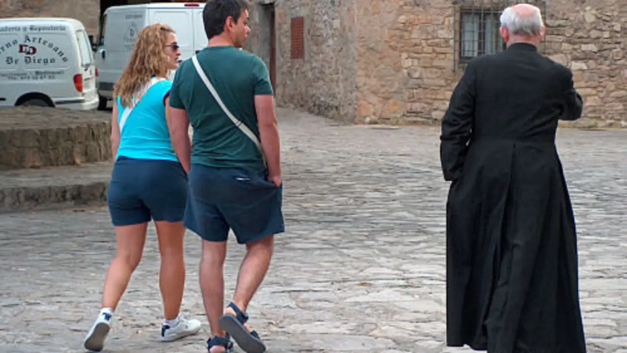 Caminando por Medinaceli - Francisco Pu&ntilde;al