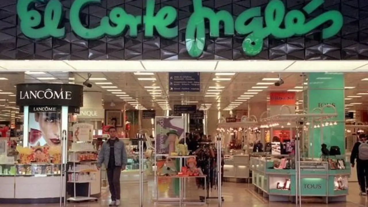 El Corte Ingl&eacute;s elimina puestos de trabajo. / Archivo