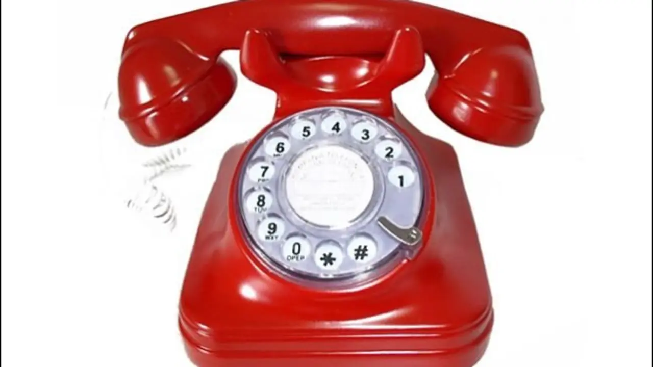 Un aparato de tel&eacute;fono.