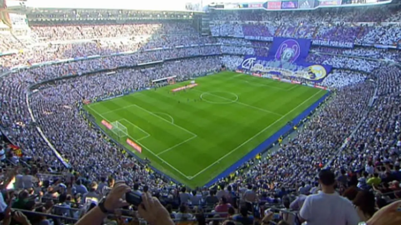 Aspecto del Santiago Bernab&eacute;u en el &uacute;ltimo Real Madrid - Barcelona.