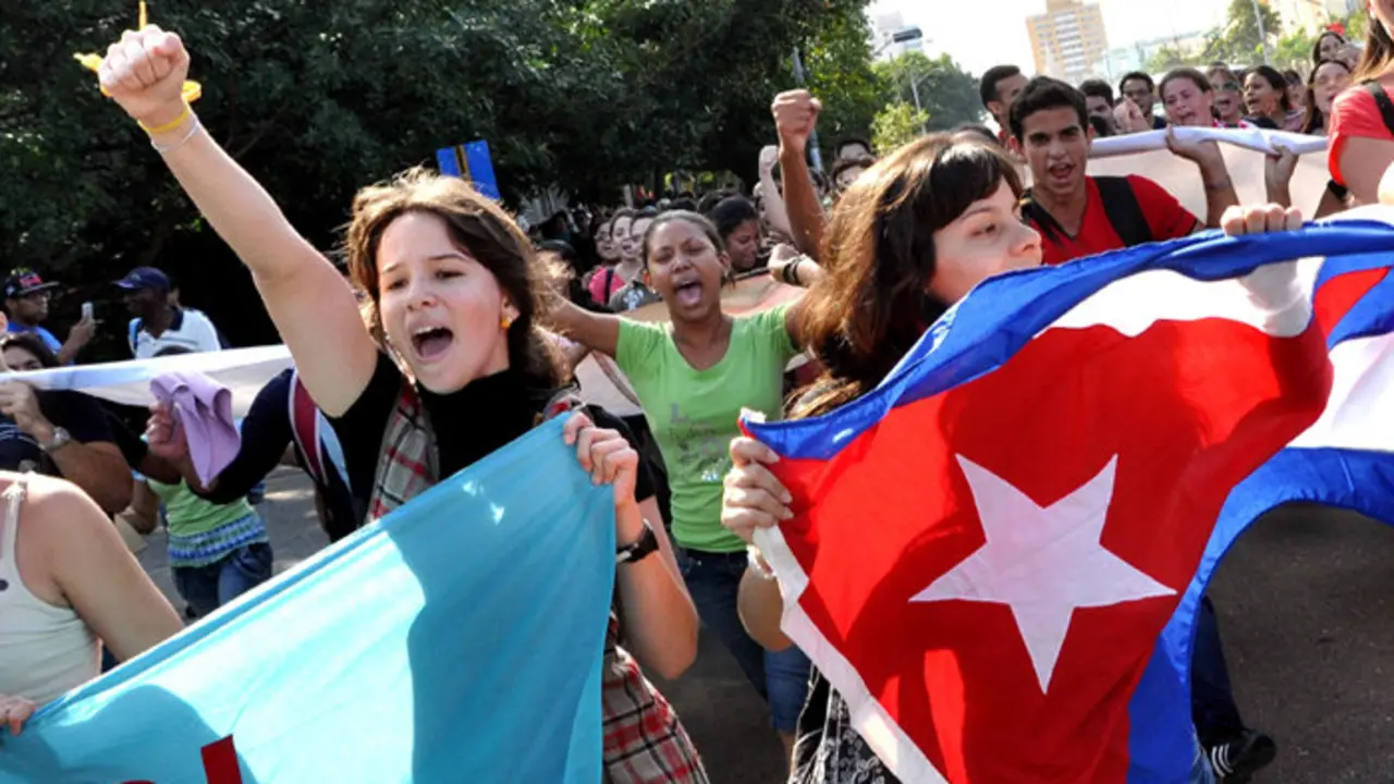 Marcha en La Habana para celebrar los resultados del acuerdo de Cuba con Estados Unidos. / Granma