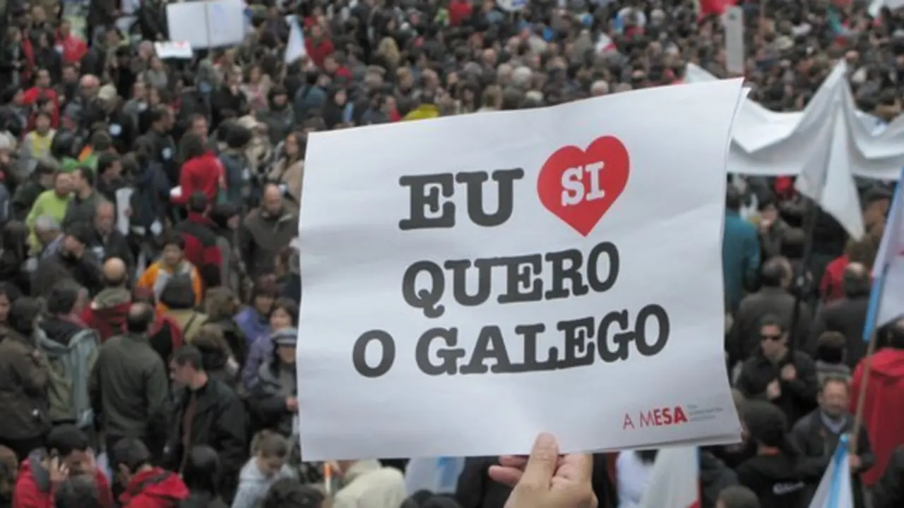 Manifestaci&oacute;n a favor do galego.