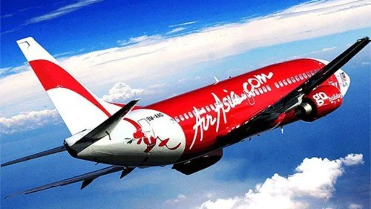 Avi&oacute;n de AirAsia.