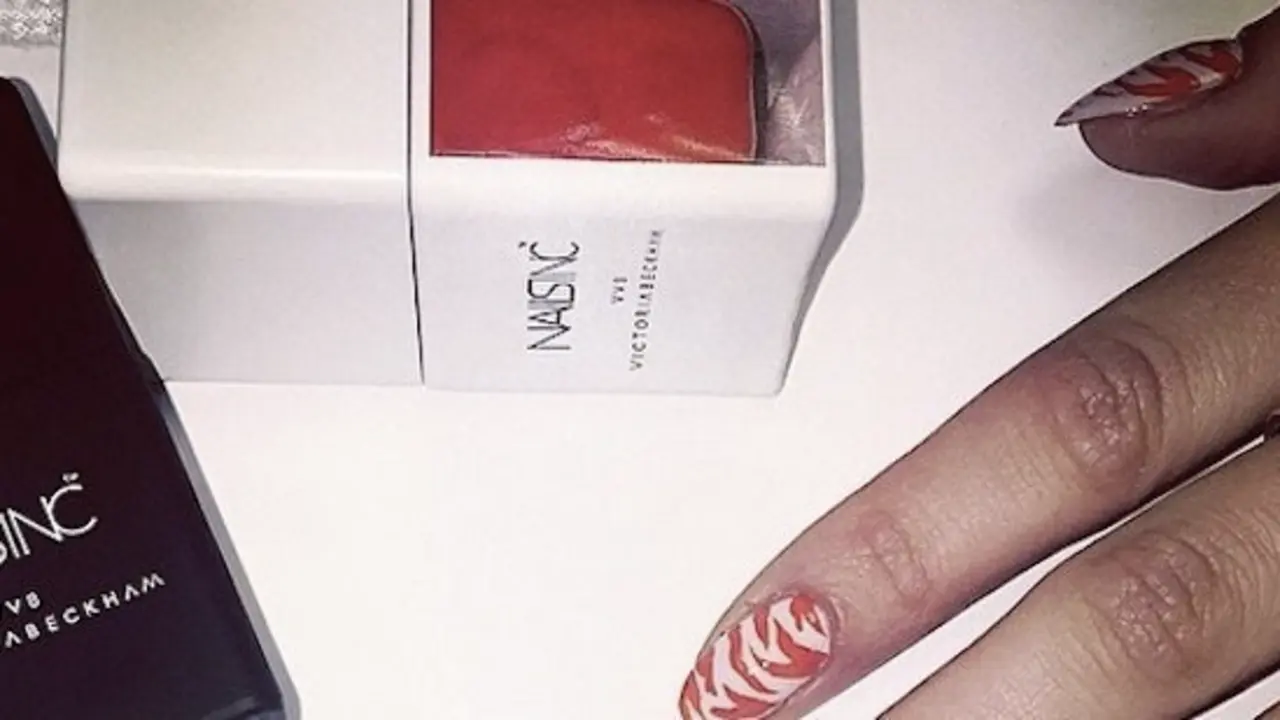 Esmalte de u&ntilde;as de Victoria Beckham.