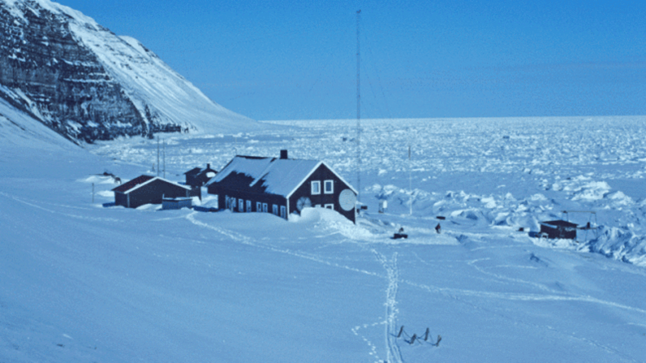 Estaci&oacute;n meteorol&oacute;gica de Hopen. / www.npolar.no