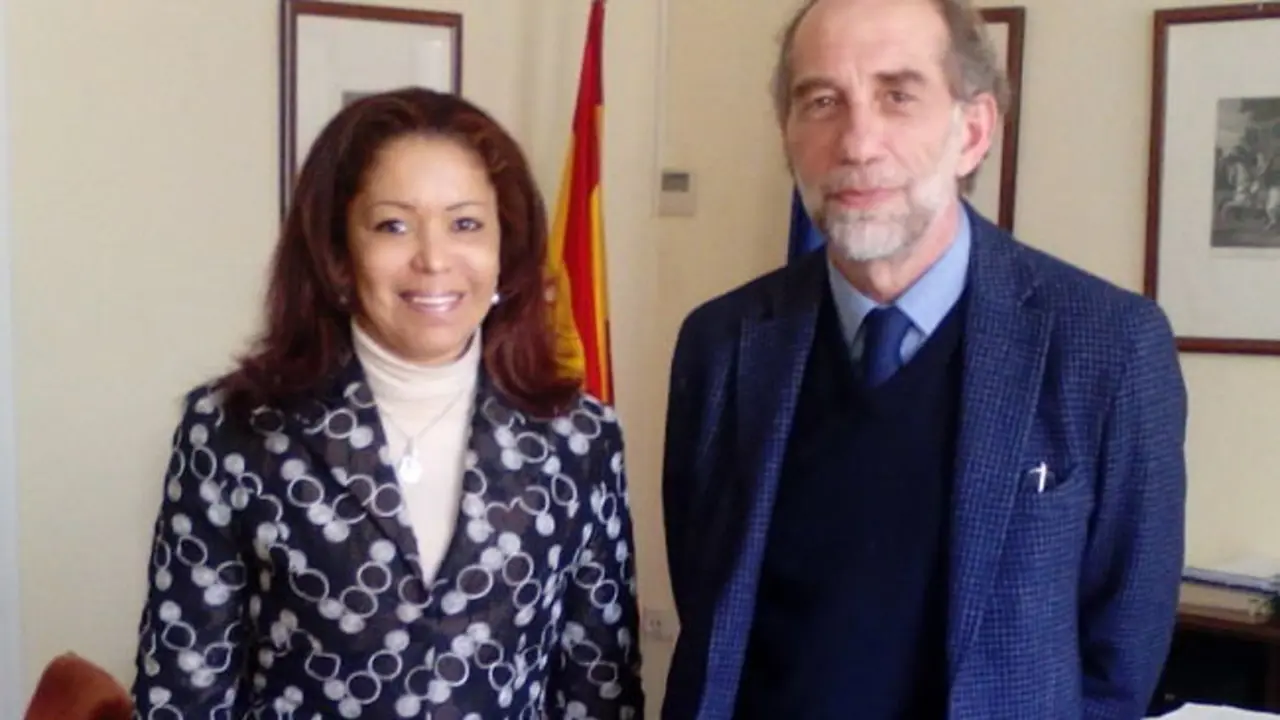 Claudia Mosquera, directora de AME en Espa&ntilde;a, y Pedro Colmenares Soto, subdirector general de Pol&iacute;tica Interior.