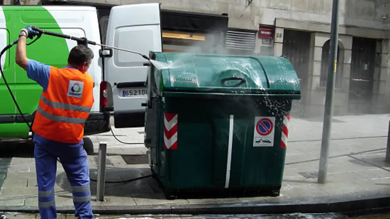 Limpiando en Santiago de Compostela