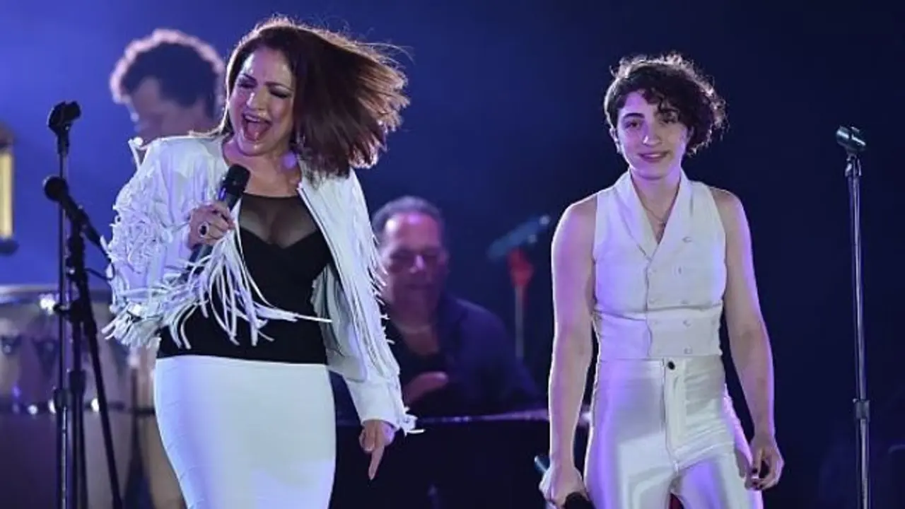Gloria y Emily Estefan en concierto. /Estefan Enterprises