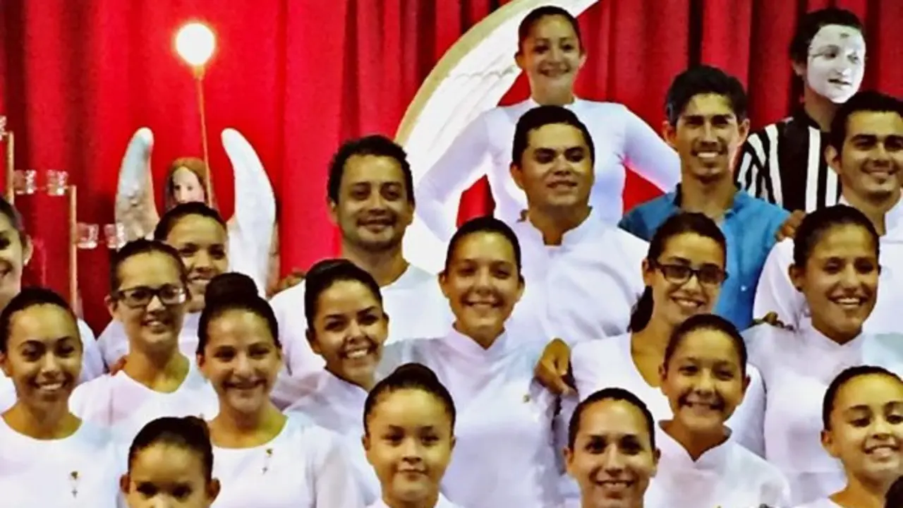 Escuela Cat&oacute;lica de Arte Renovarte, Heredia, Costa Rica. / Mundiario