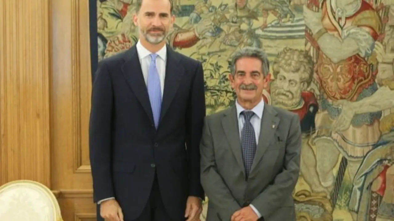Felipe VI y Miguel &Aacute;ngel Revilla. / Casa del Rey