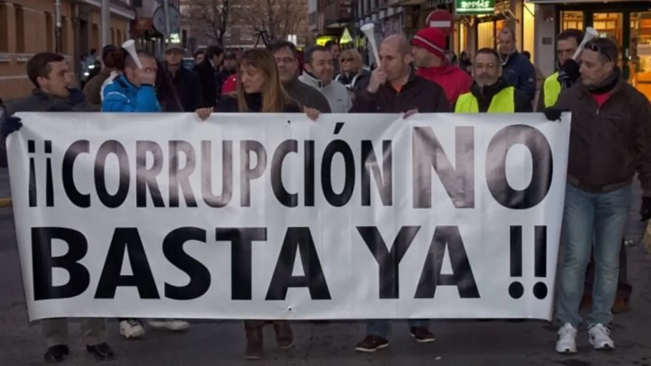 Manifestaci&oacute;n contra la corrupci&oacute;n en Espa&ntilde;a. / Mundiario.