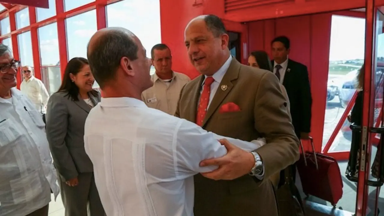 Luis Guillermo Solís, presidente de Costa Rica, a su llegada a La Habana. / Twitter @luisguillermosr