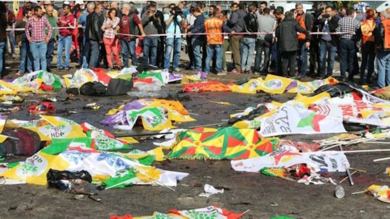 Cuerpos de las víctimas mortales en Turqu&iacute;a. / BBC