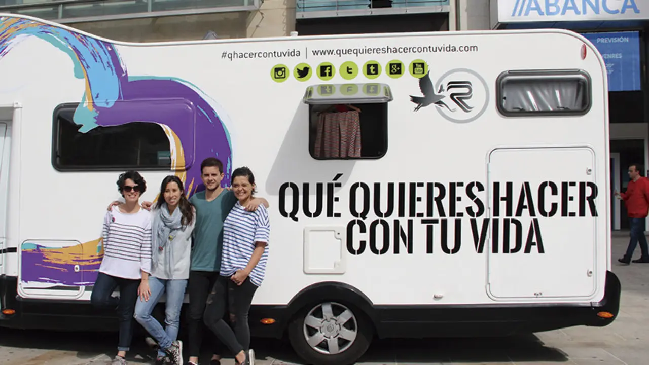 J&oacute;venes espa&ntilde;oles. / Abanca