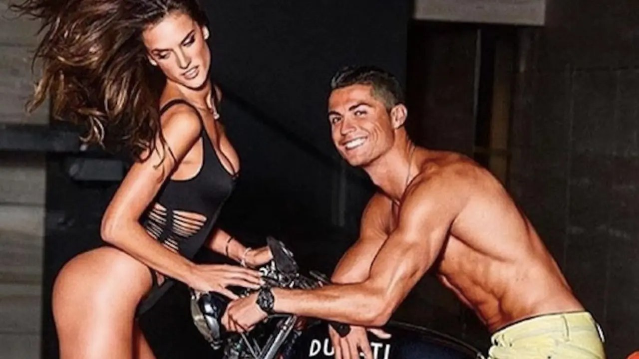 Alessandra Ambrosio y Cristiano Ronaldo. / GQ