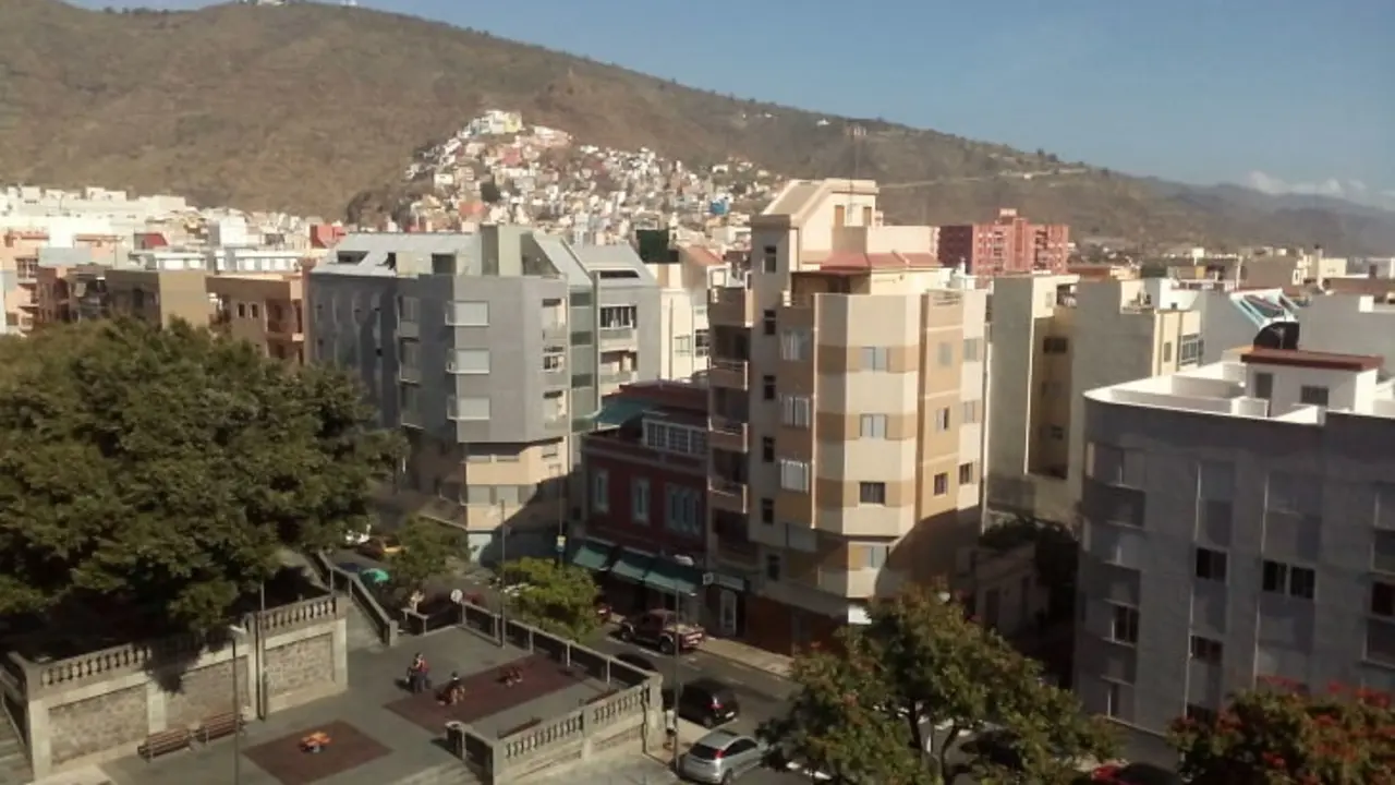 Santa Cruz de Tenerife, desde la Cruz del Se&ntilde;or. / Francisco Pu&ntilde;al