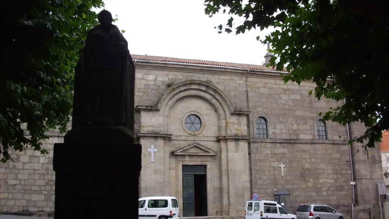 Iglesia de Santiago el Mayor de Padr&oacute;n. / Juan Ram&oacute;n Bali&ntilde;as