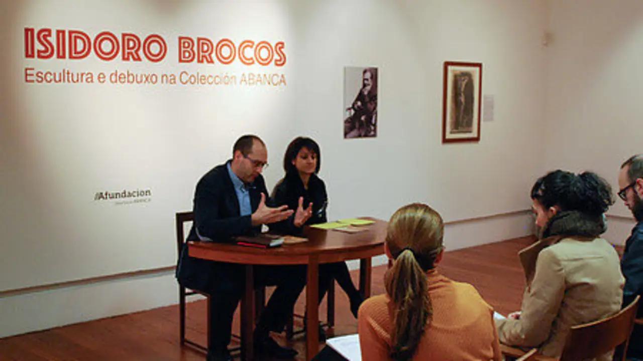 Diego Casc&oacute;n, gestor de la Colecci&oacute;n de Arte Abanca, y Carmen P&eacute;rez, responsable del &Aacute;rea Educativa de Afundaci&oacute;n. / Mundiario