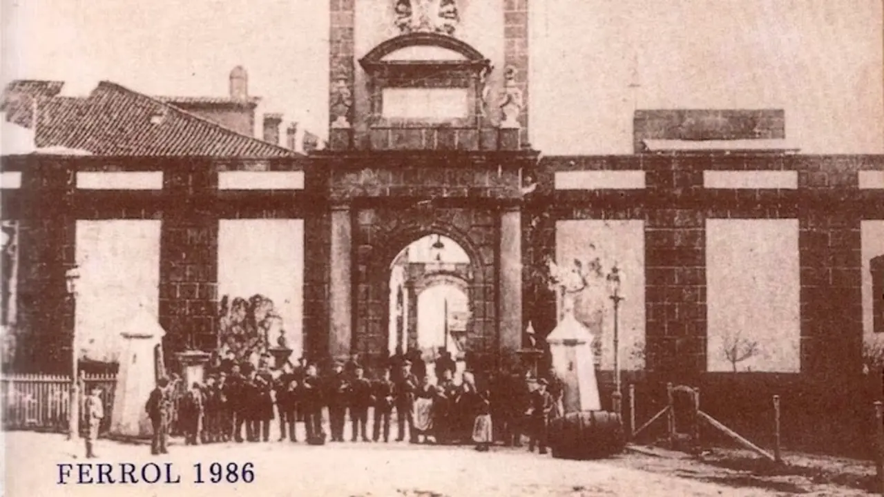 Detalle del libro &lsquo;Ferrol, su historia, sus gentes&rsquo;.