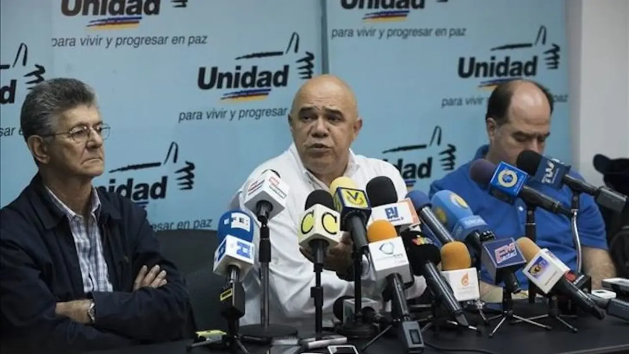 Henry Ramos Allup y Jes&uacute;s Torrealba. / tvn-2.com