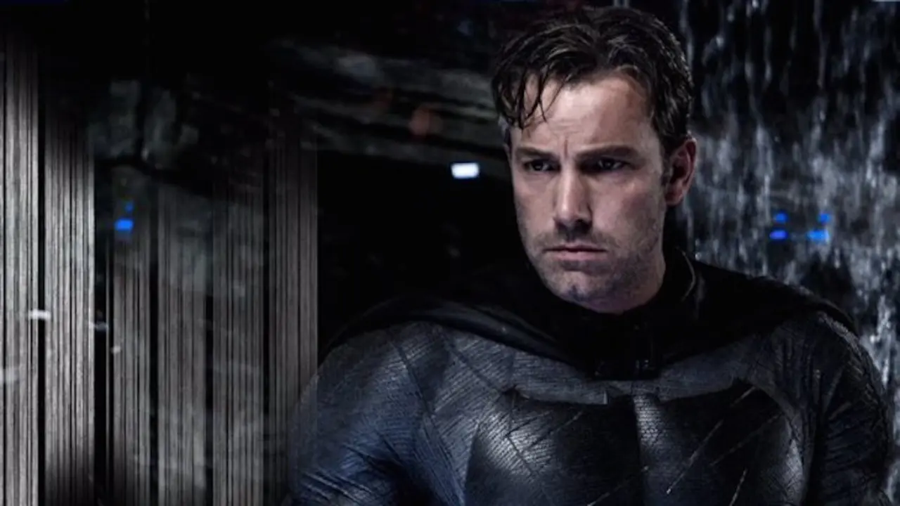Ben Affleck interpretando a Batman. / collider.com
