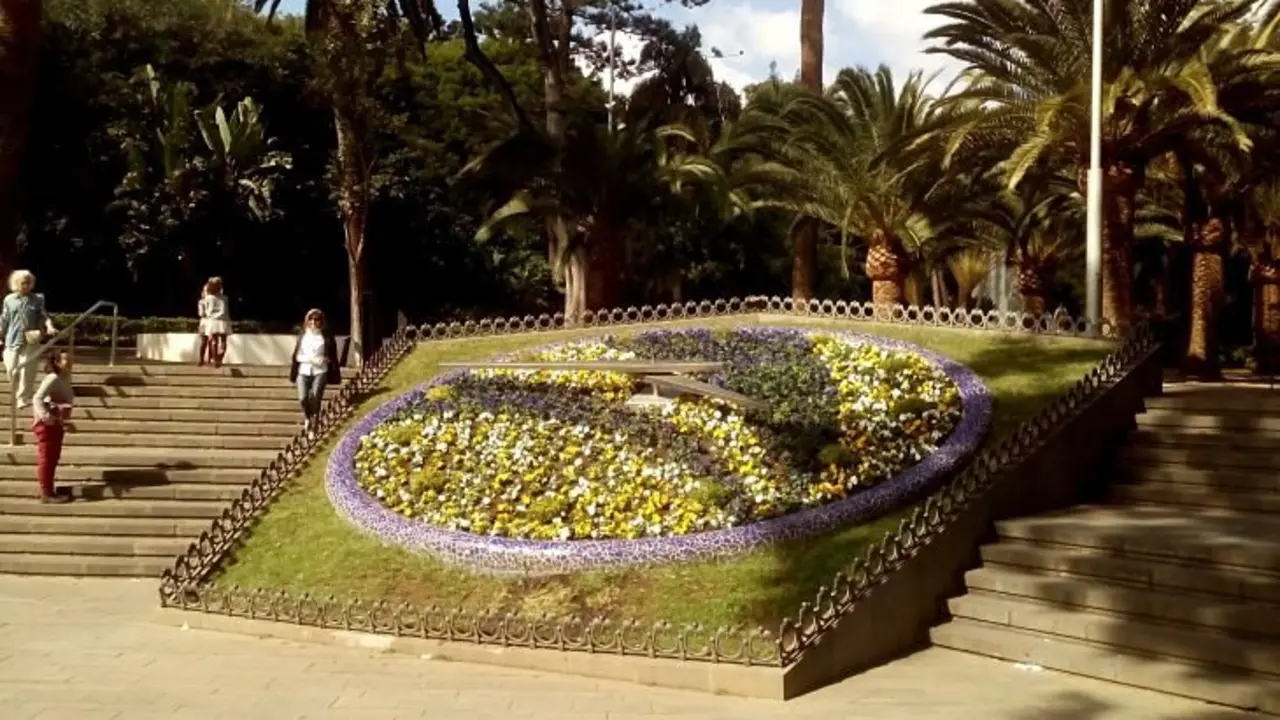 Reloj de flores, Parque Garc&iacute;a Sanabria, Santa Cruz de Tenerife. / Francisco Pu&ntilde;al