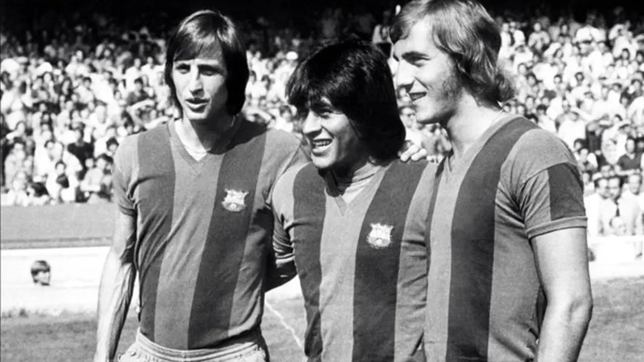 Cruyff junto a Sotil y Neeskens.