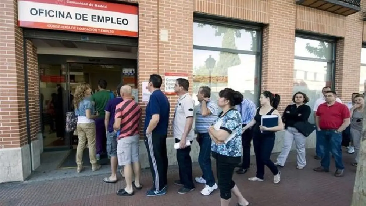 Parados de larga duraci&oacute;n en Espa&ntilde;a. / www.teinteresa.es